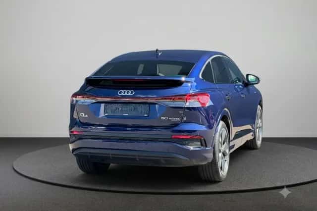 Audi Q4 (2022) thumbnail 3