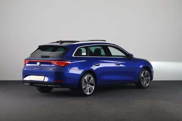 SEAT Leon Sportstourer (2021) thumbnail 4