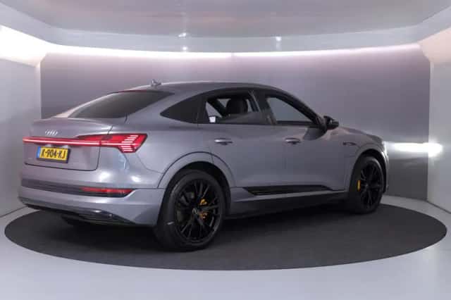 Audi e-tron (2020) thumbnail 5