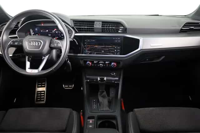 Audi Q3 (2019) thumbnail 6