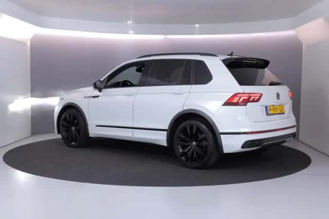 Volkswagen Tiguan (2022) thumbnail 3
