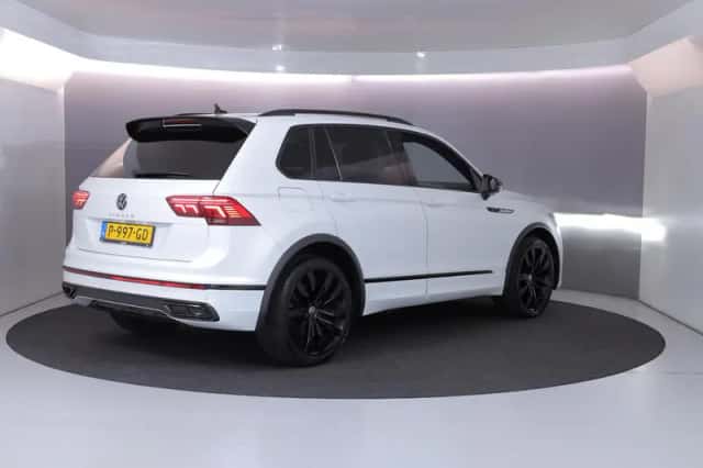 Volkswagen Tiguan (2022) thumbnail 4