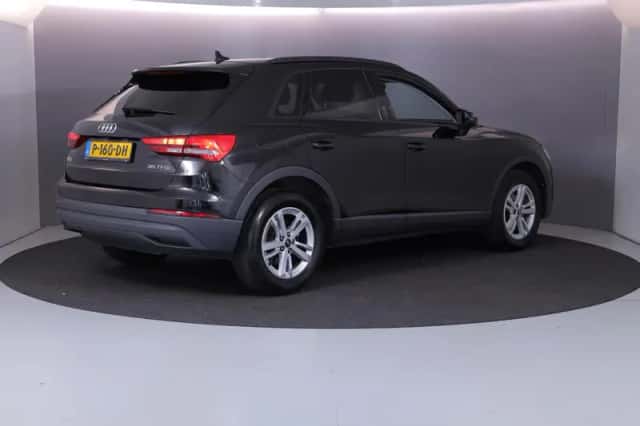 Audi Q3 (2022) thumbnail 4
