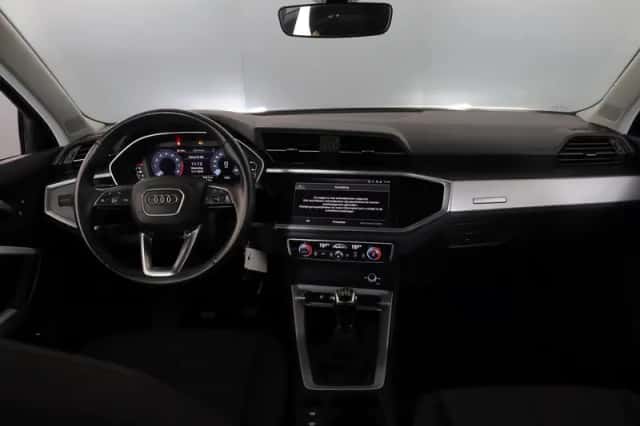 Audi Q3 (2022) thumbnail 6