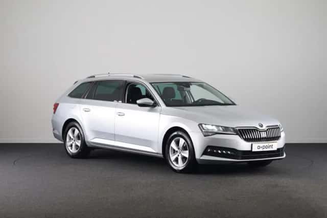 Škoda Superb (2023) thumbnail 4