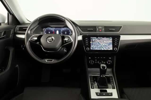 Škoda Superb (2023) thumbnail 5