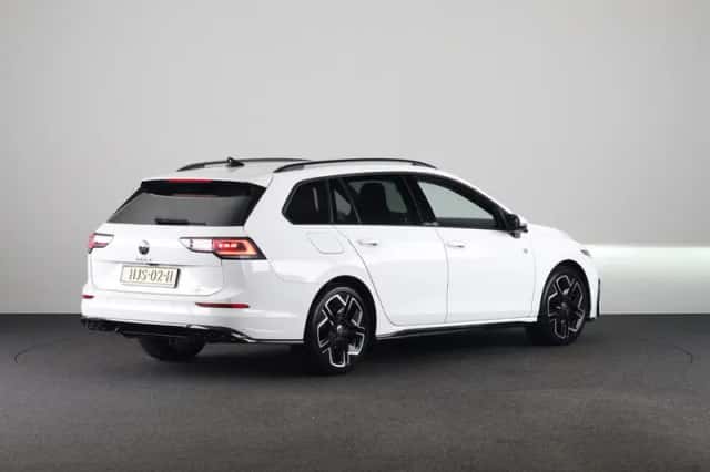 Volkswagen Golf (2025) thumbnail 4
