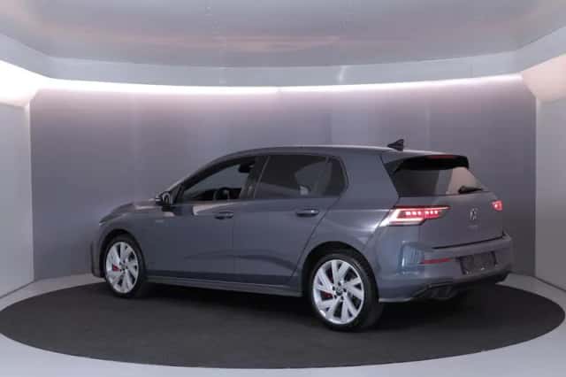 Volkswagen Golf (2025) thumbnail 3