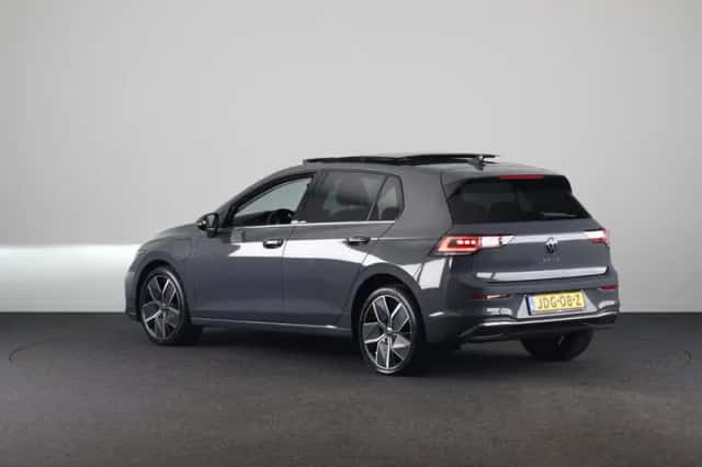 Volkswagen Golf (2025) thumbnail 3