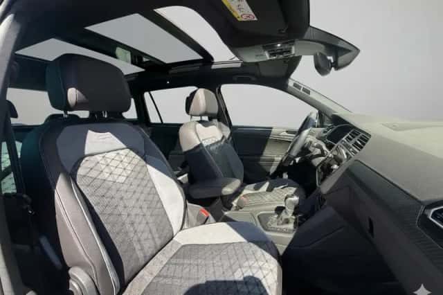 Volkswagen Tiguan (2023) thumbnail 6