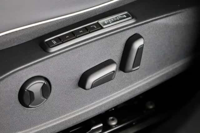 Volkswagen ID.4 (2026) thumbnail 5