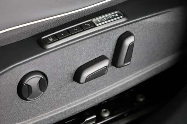 Volkswagen ID.4 (2026) thumbnail 5