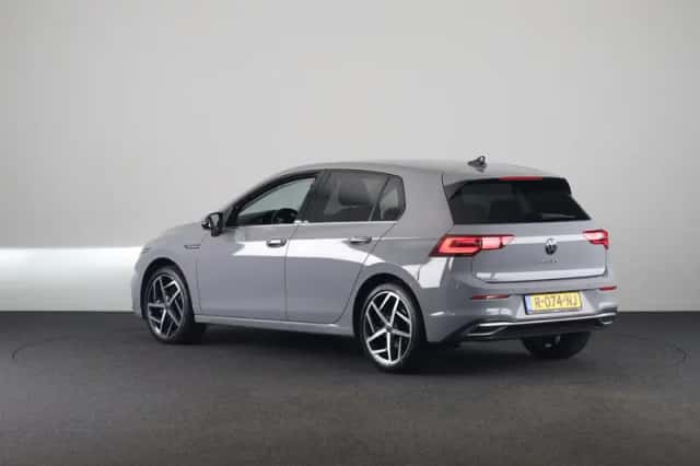 Volkswagen Golf (2020) thumbnail 3