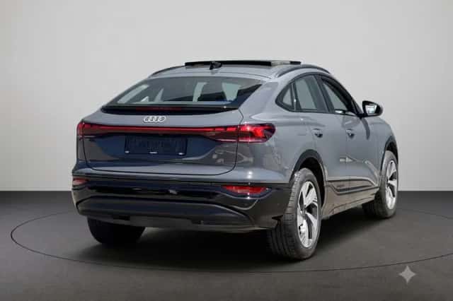 Audi Q6 (2025) thumbnail 3