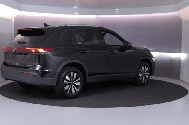 Volkswagen Tiguan (2026) thumbnail 3
