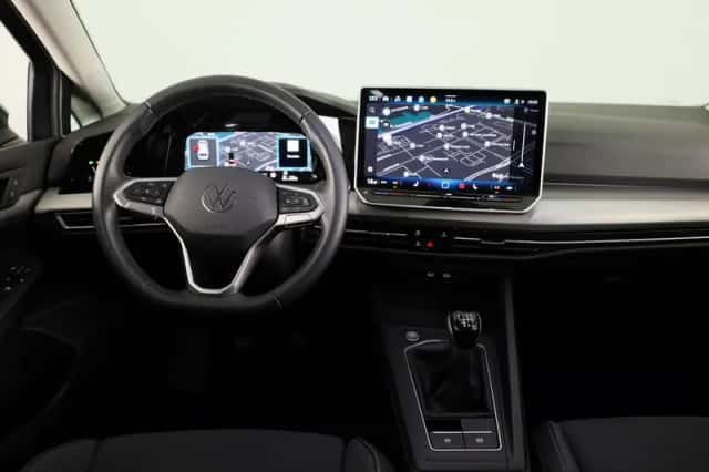Volkswagen Golf (2024) thumbnail 6