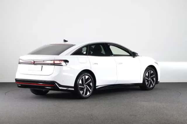 Volkswagen ID.7 (2025) thumbnail 4