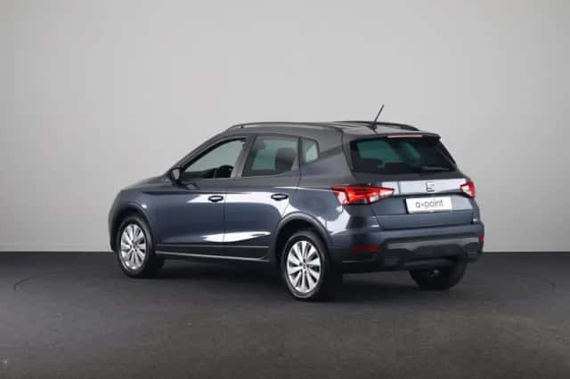 SEAT Arona (2023) thumbnail 2