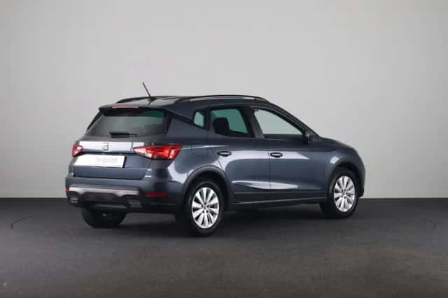 SEAT Arona (2023) thumbnail 3