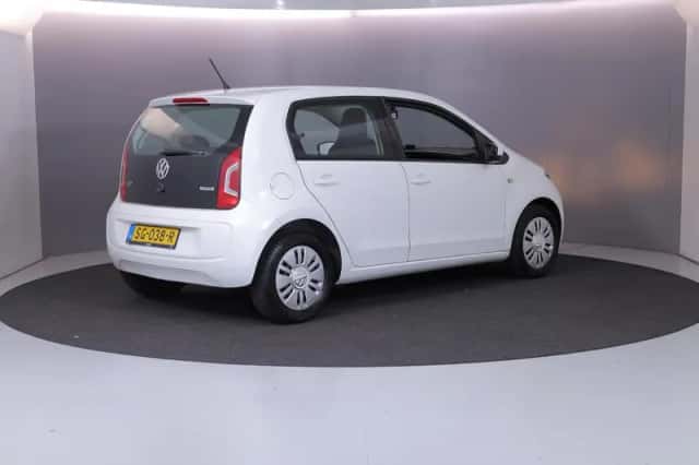 Volkswagen Up! (2016) thumbnail 4