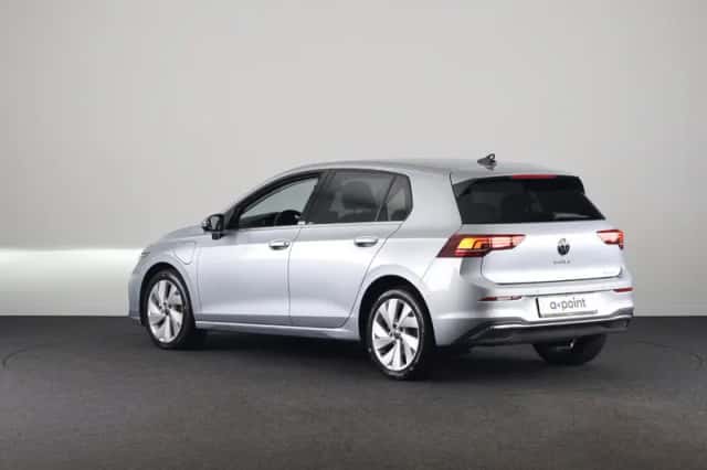 Volkswagen Golf (2025) thumbnail 3