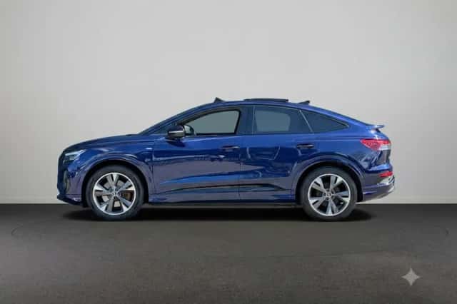 Audi Q4 (2022) thumbnail 5
