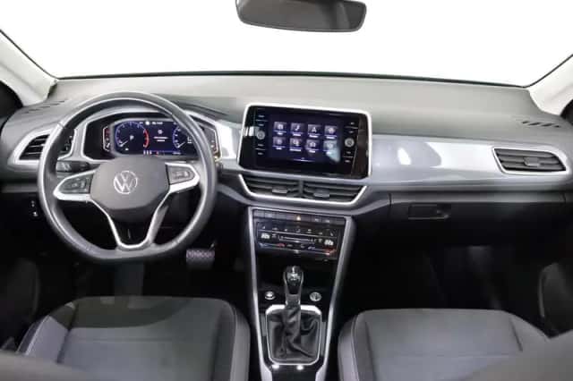 Volkswagen T-Roc (2022) thumbnail 6