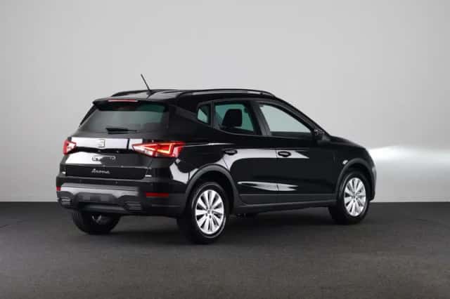 SEAT Arona (2025) thumbnail 3