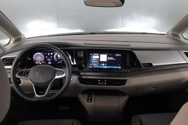 Volkswagen Multivan (2025) thumbnail 5