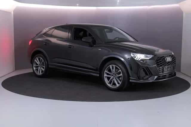 Audi Q3 (2023) thumbnail 4