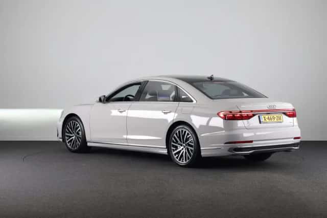 Audi A8 (2024) thumbnail 2