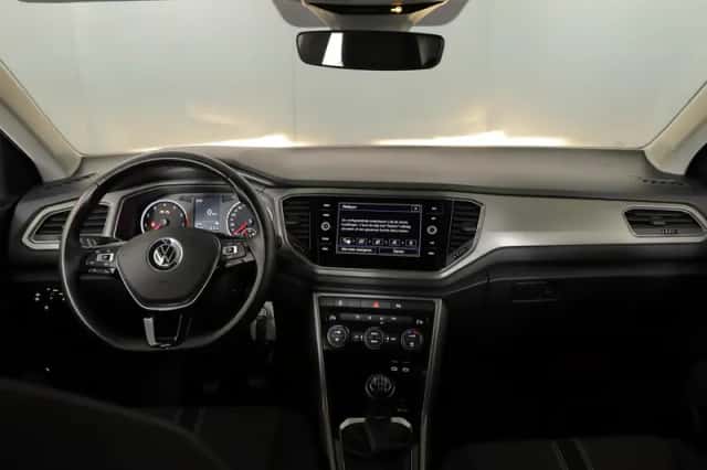 Volkswagen T-Roc (2022) thumbnail 5