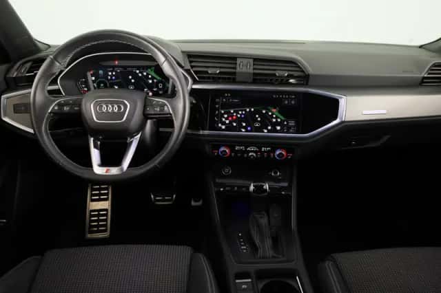 Audi Q3 (2023) thumbnail 5