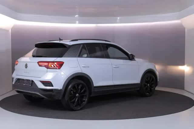 Volkswagen T-Roc (2021) thumbnail 4