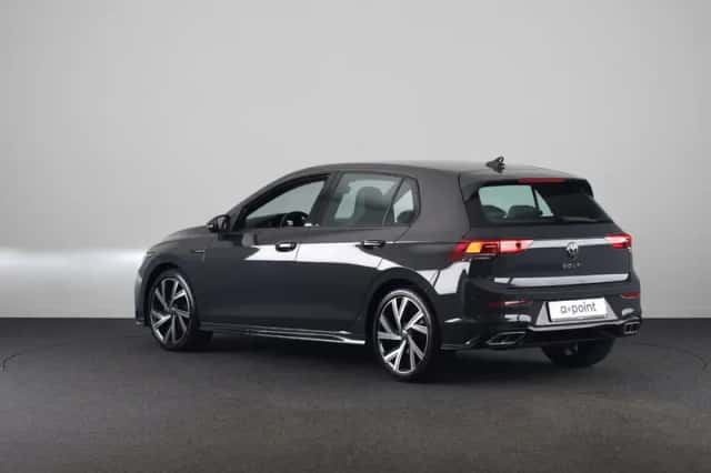 Volkswagen Golf (2024) thumbnail 3