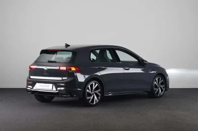 Volkswagen Golf (2024) thumbnail 4