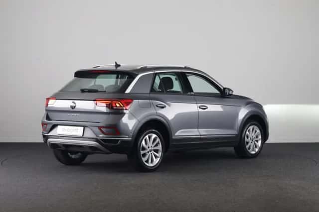 Volkswagen T-Roc (2023) thumbnail 4