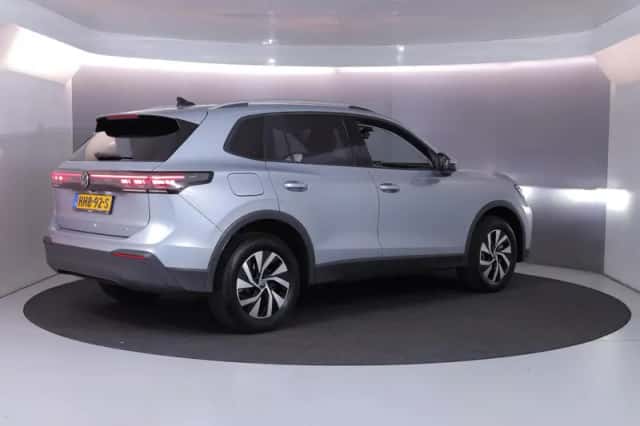 Volkswagen Tiguan (2025) thumbnail 4