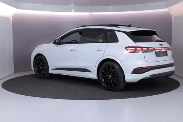 Audi Q4 e-tron (2022) thumbnail 3
