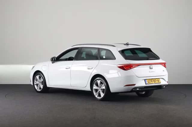SEAT Leon Sportstourer (2024) thumbnail 3