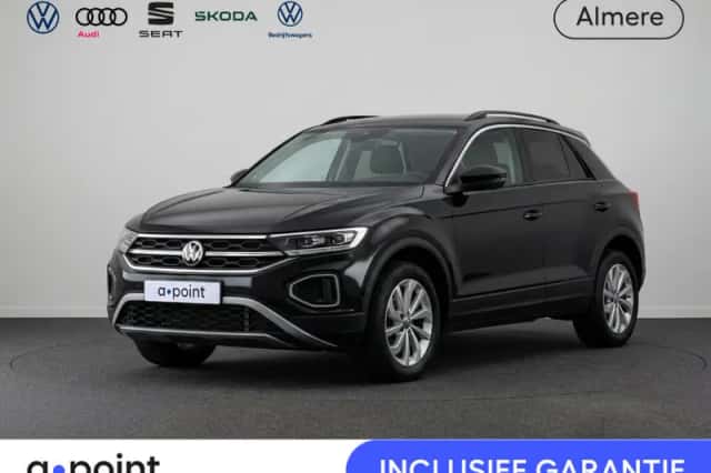 Volkswagen T-Roc (2023) thumbnail 1