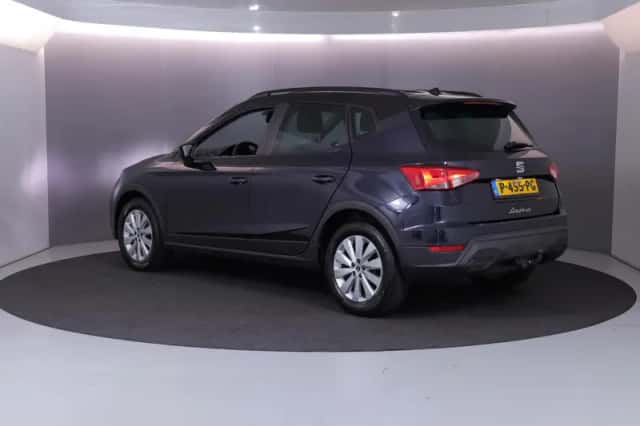 SEAT Arona (2022) thumbnail 3