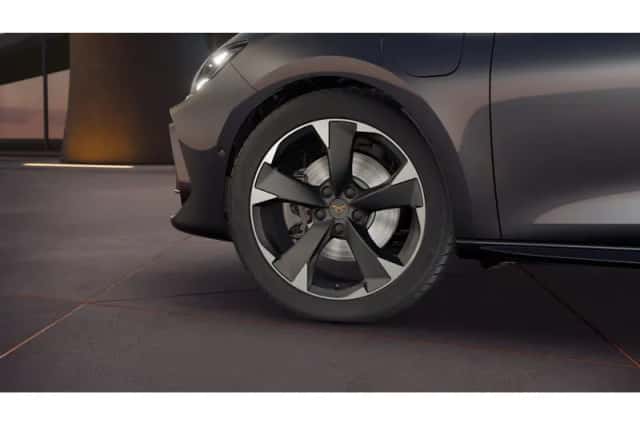 CUPRA Leon (2026) thumbnail 5