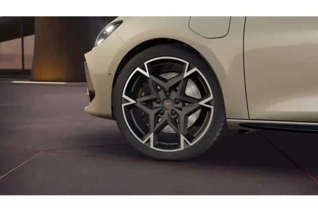 CUPRA Leon (2026) thumbnail 5