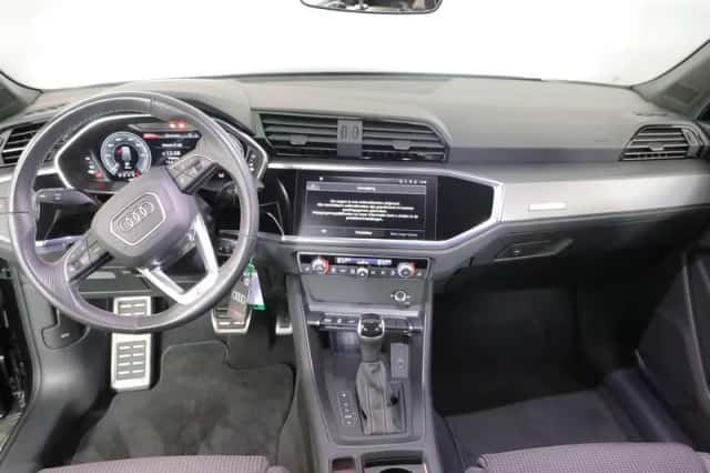Audi Q3 (2023) thumbnail 6