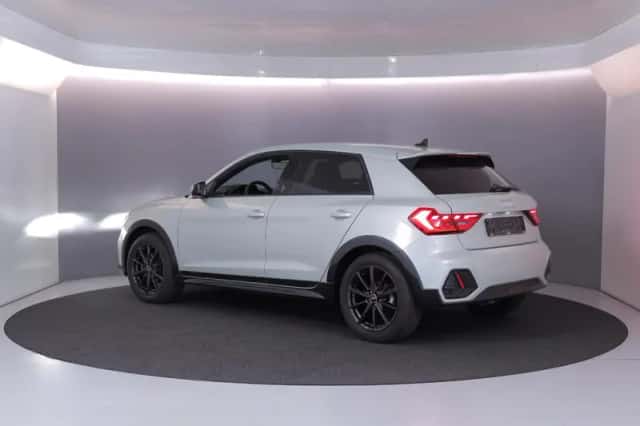 Audi A1 (2025) thumbnail 3
