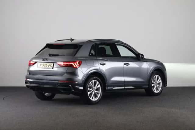Audi Q3 (2022) thumbnail 3