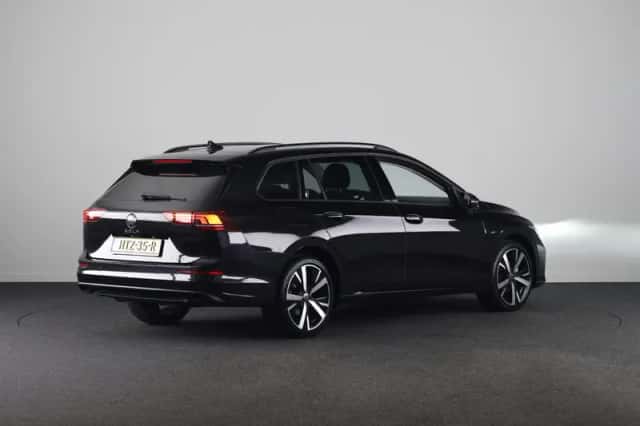 Volkswagen Golf (2025) thumbnail 4