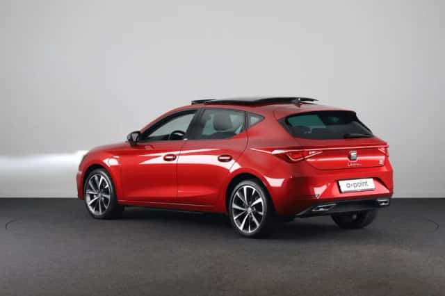 SEAT Leon (2023) thumbnail 3
