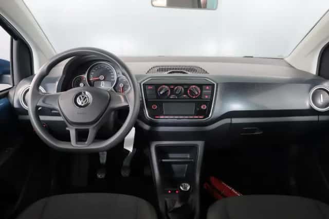 Volkswagen Up! (2019) thumbnail 6